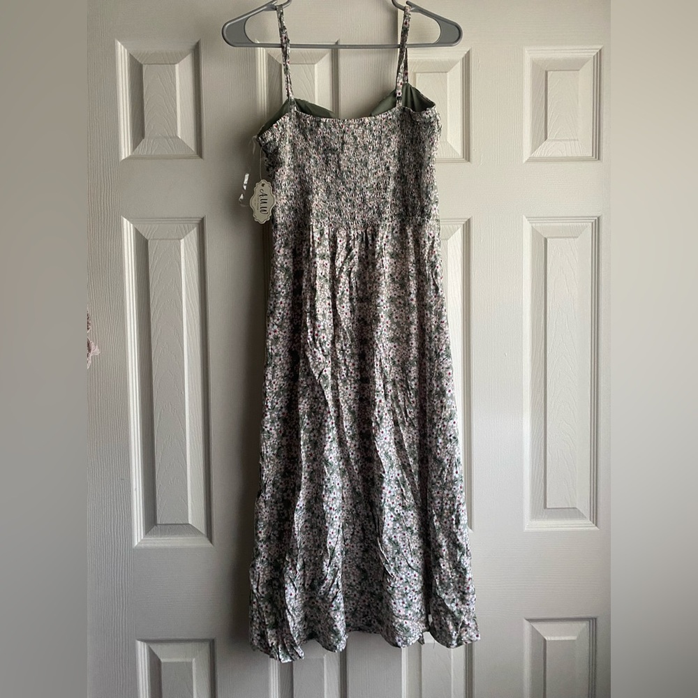 AUW DRESS - Picture 2 of 2